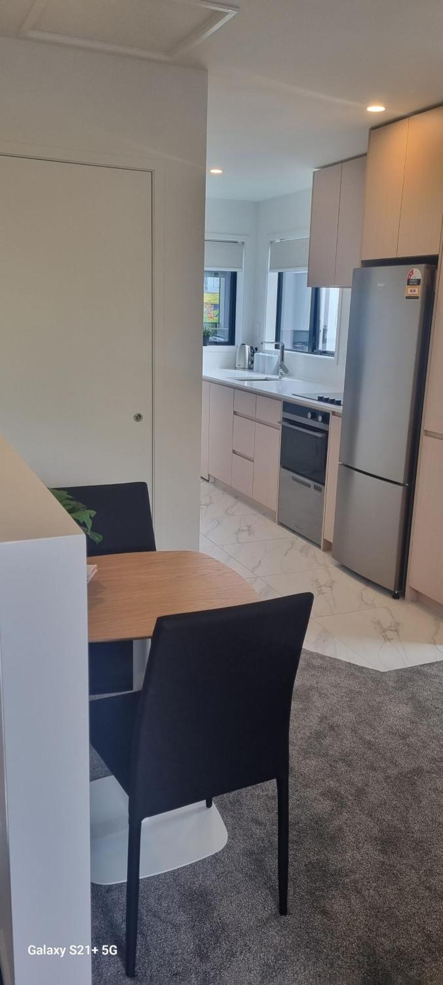 Cbd Quiet Upstairs Apartment *