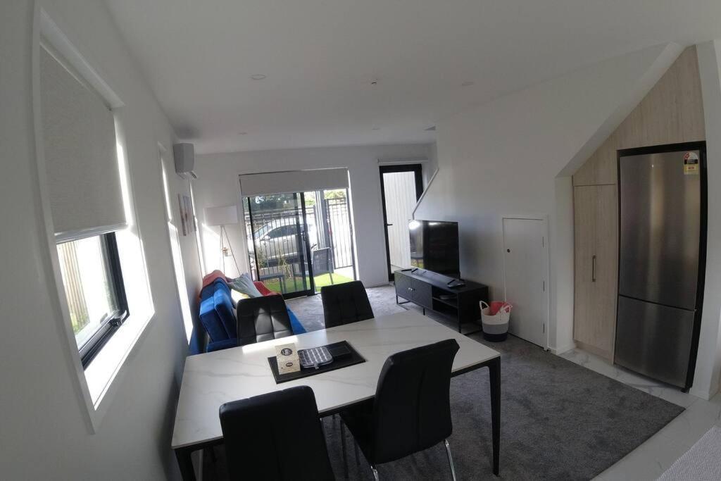 C-side-r, Modern Beachfront Living Christchurch