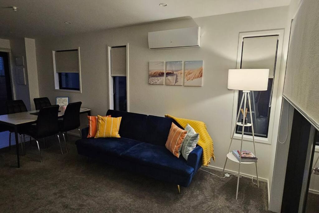 Apartment C-side-r, Modern Beachfront Living