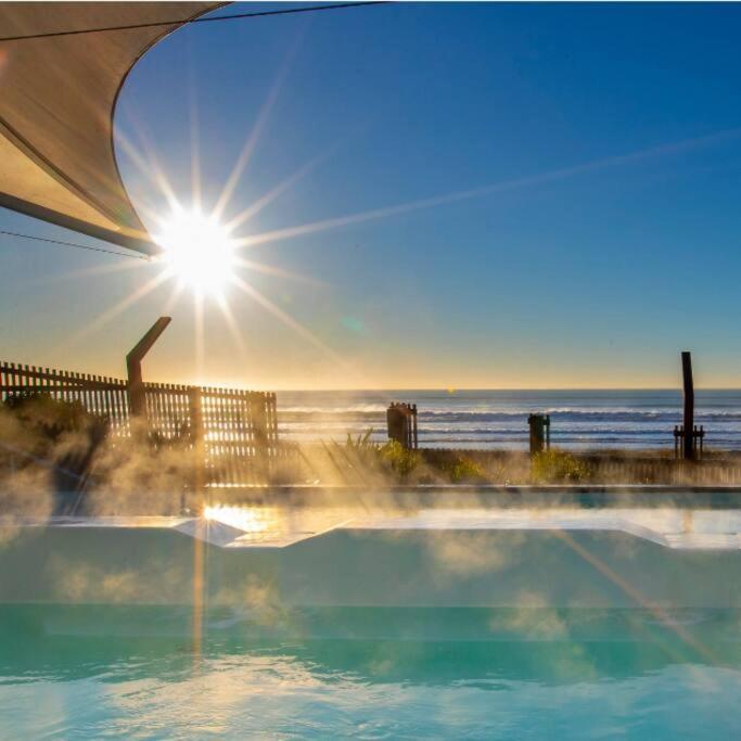 Apartment C-side-r, Modern Beachfront Living Christchurch