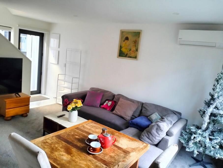 Cozy 2 Bed Cbd Retreat By Latimer Square Christchurch