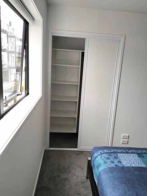 Cozy 2 Bed Cbd Retreat By Latimer Square