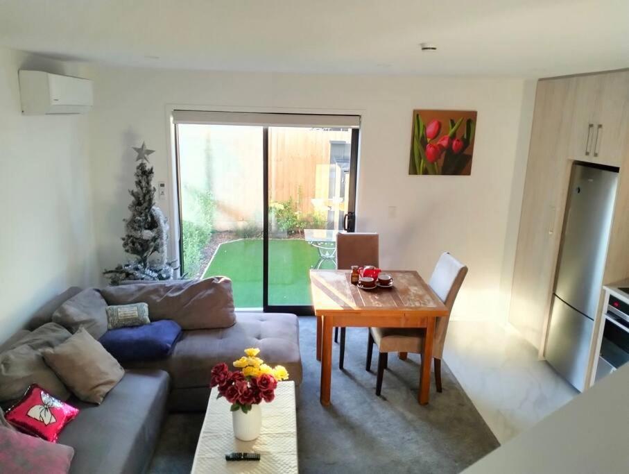 Holiday home Cozy 2 Bed Cbd Retreat By Latimer Square *