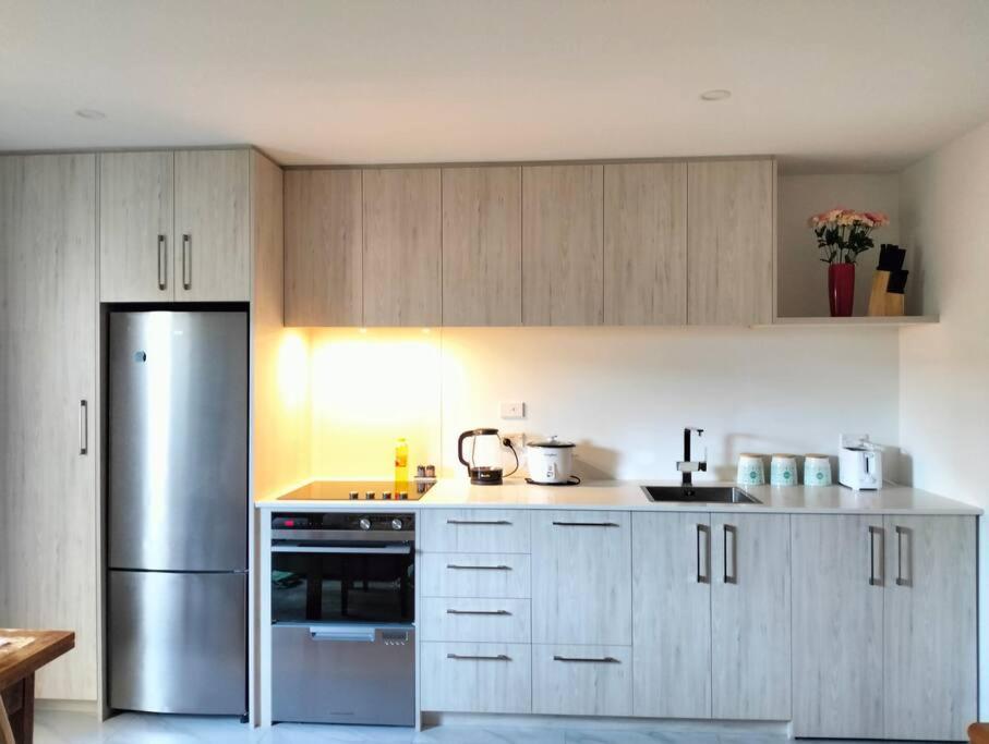 Cozy 2 Bed Cbd Retreat By Latimer Square Christchurch