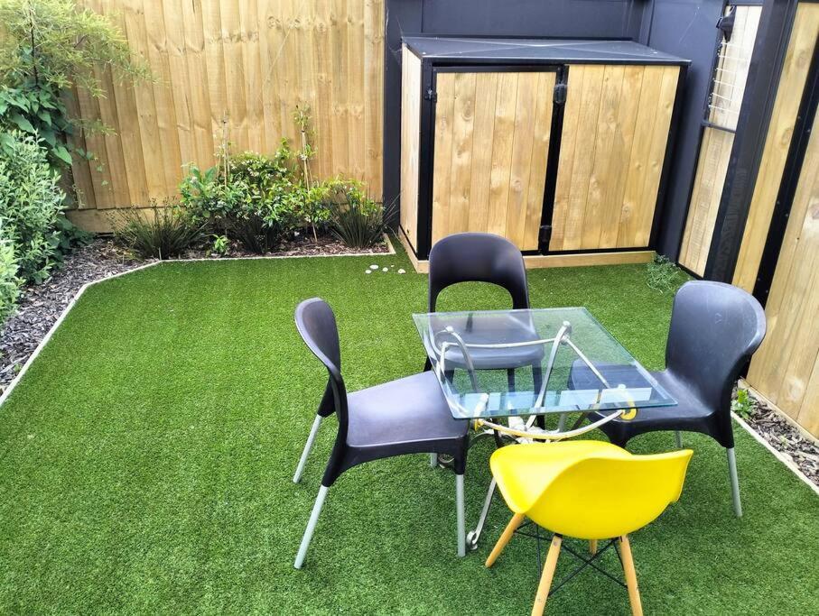 Cozy 2 Bed Cbd Retreat By Latimer Square Holiday home Christchurch