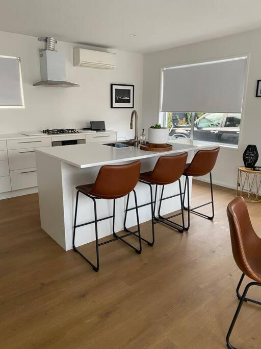 Apartment Redcliffs Getaway On The Coastal Pathway To Sumner