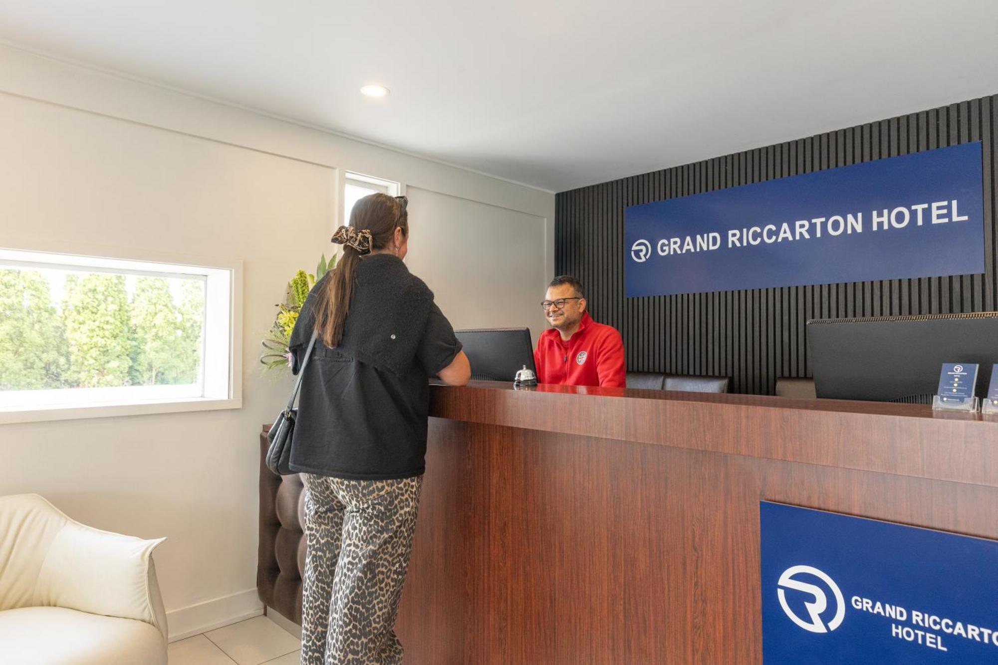 Grand Riccarton