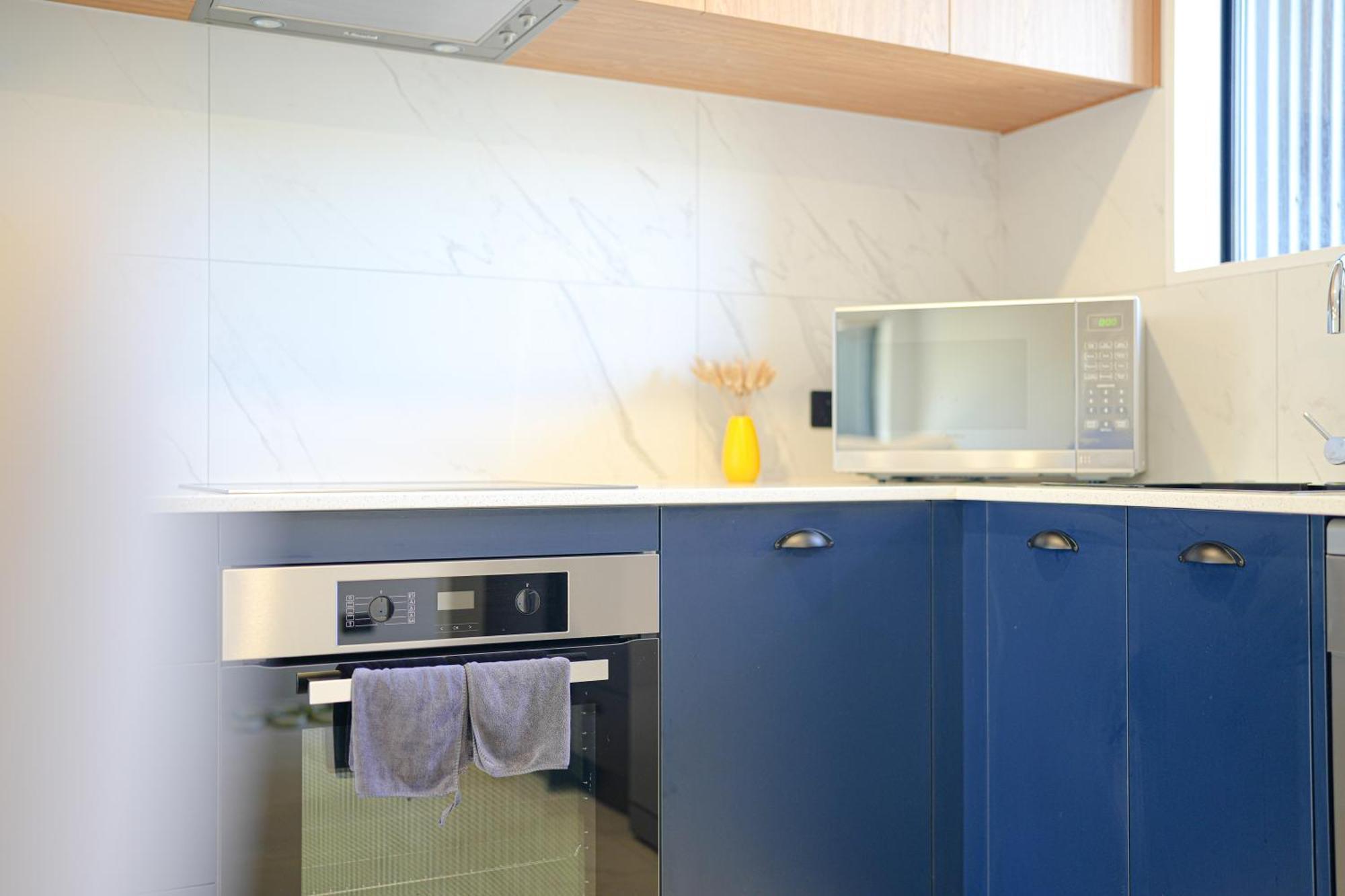 Graceful 3br Beside Uc