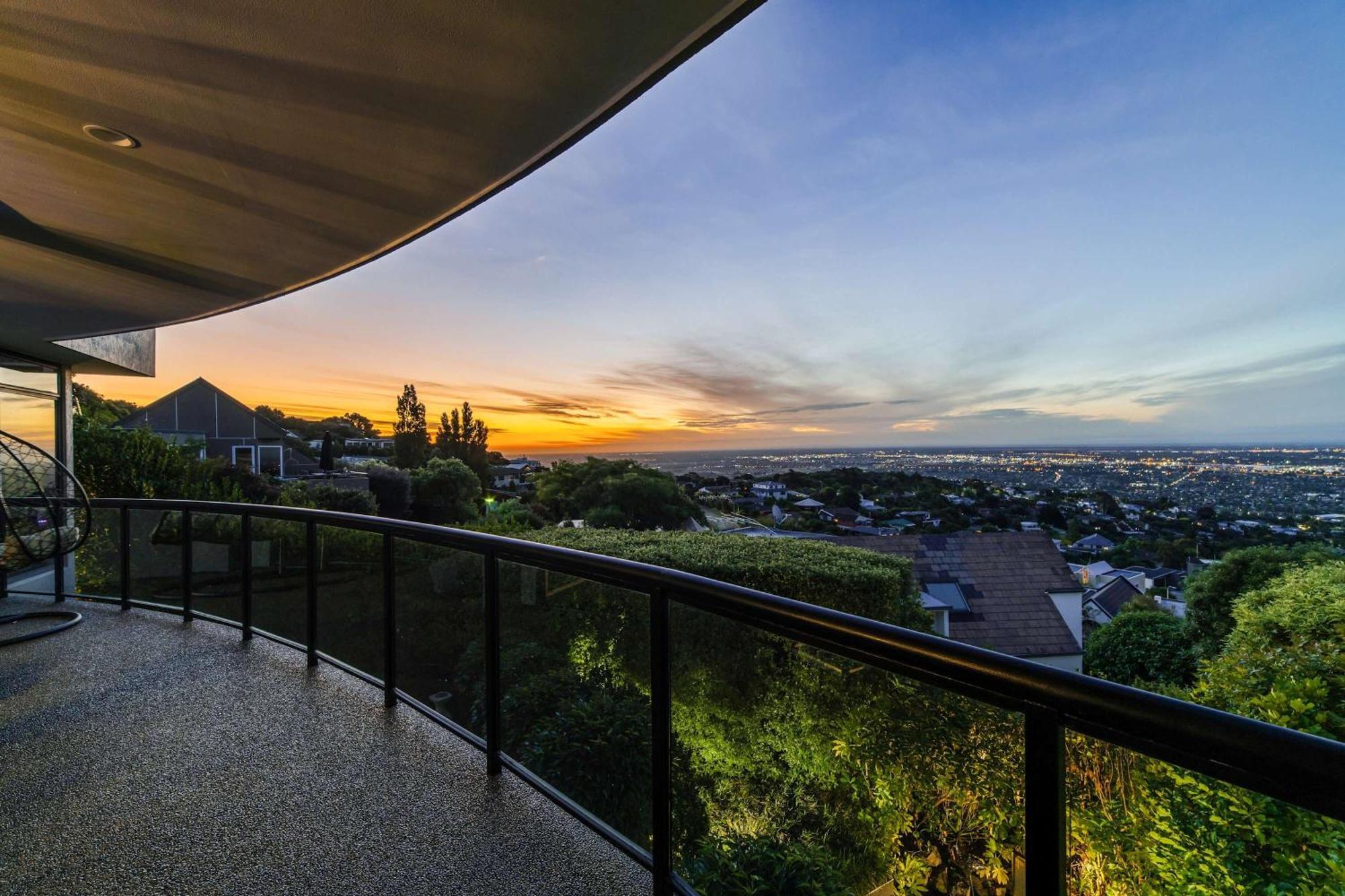 Holiday home Million Dollar Views - Sleeps 12 *