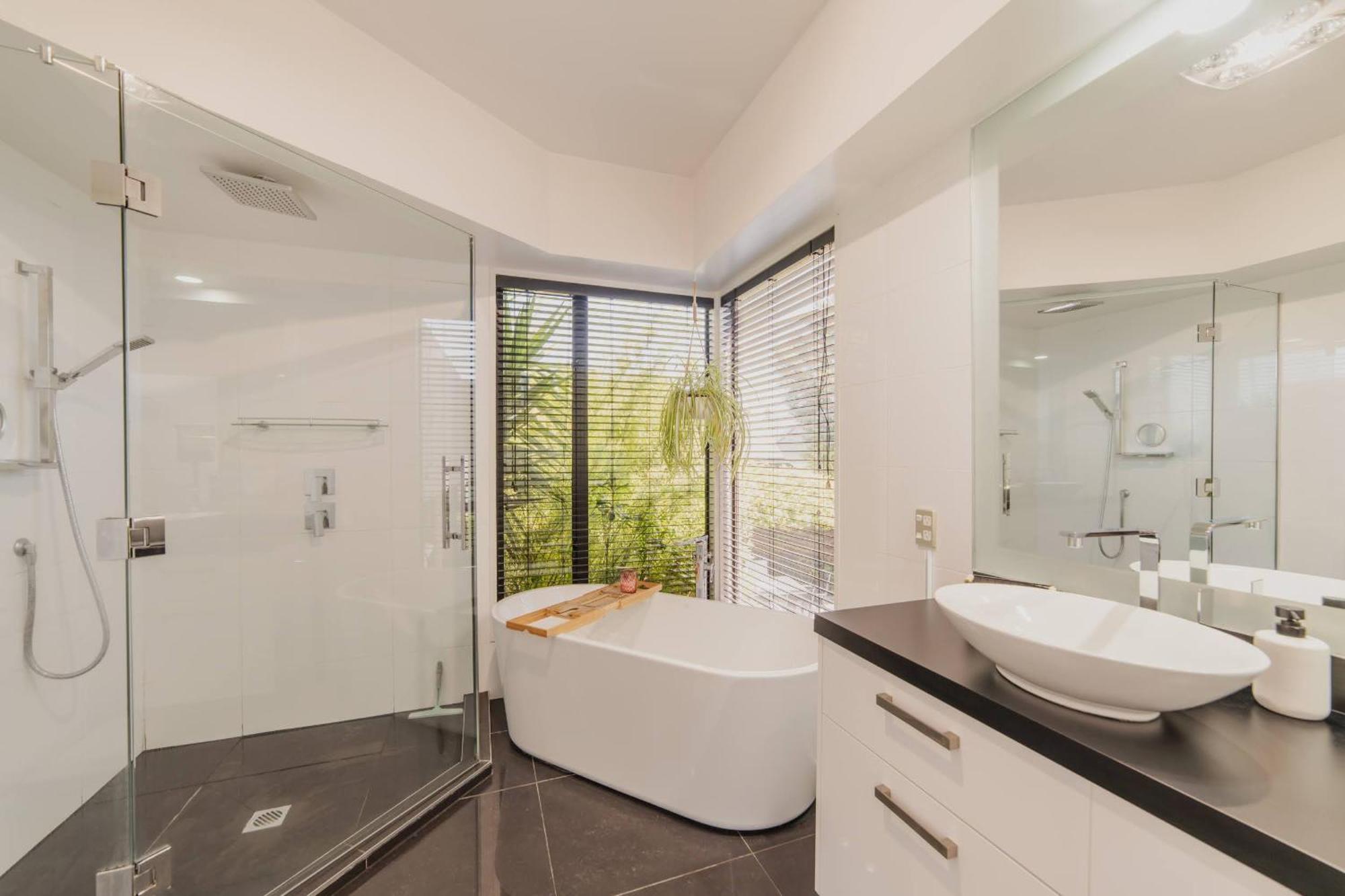Million Dollar Views - Sleeps 12 Christchurch