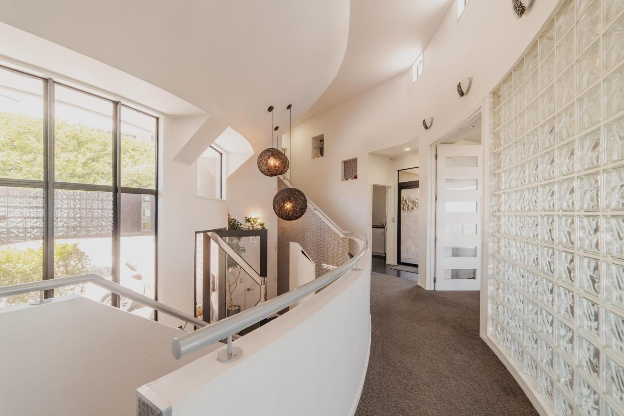 Million Dollar Views - Sleeps 12 * Christchurch