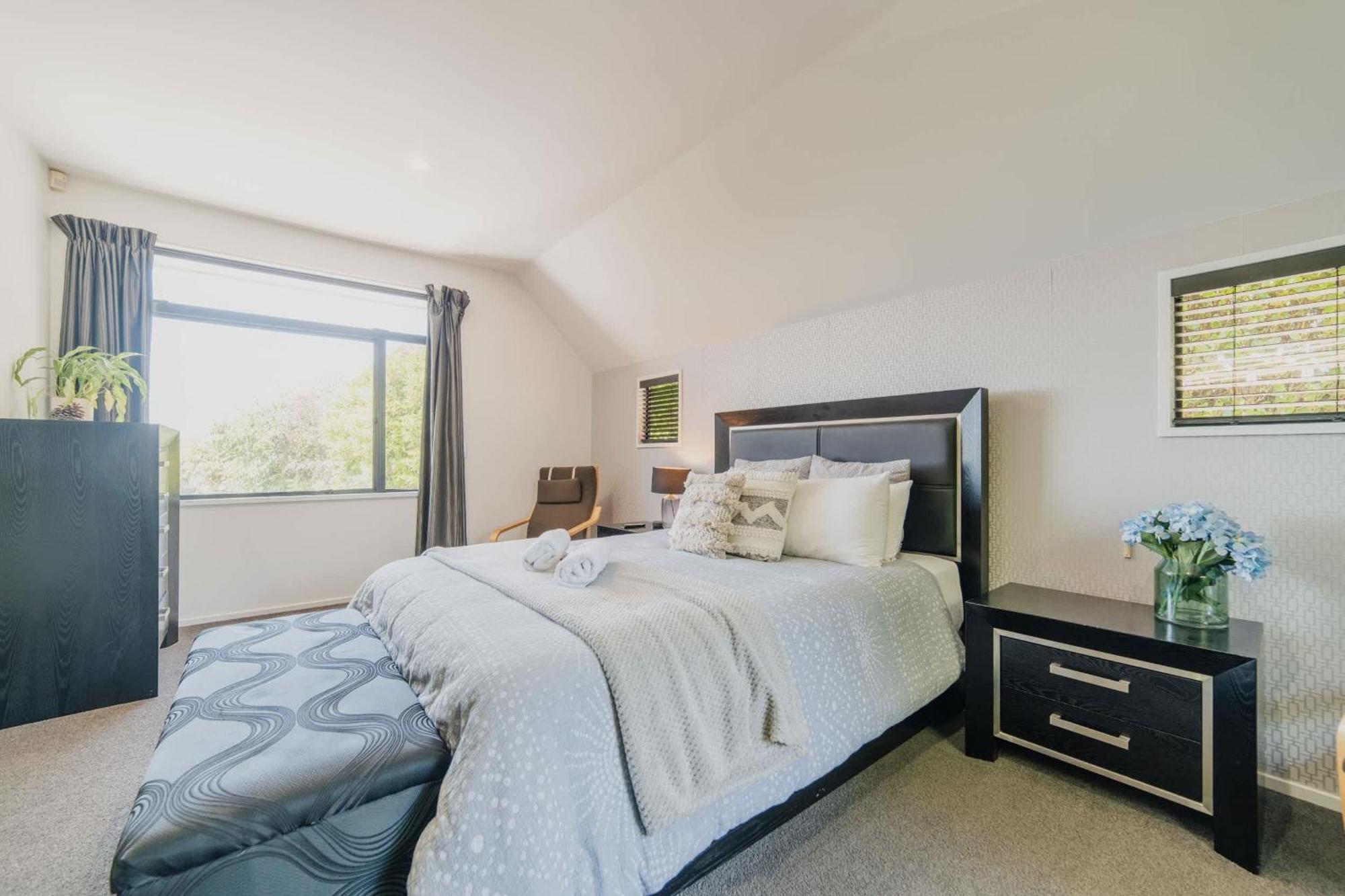 Million Dollar Views - Sleeps 12 *
