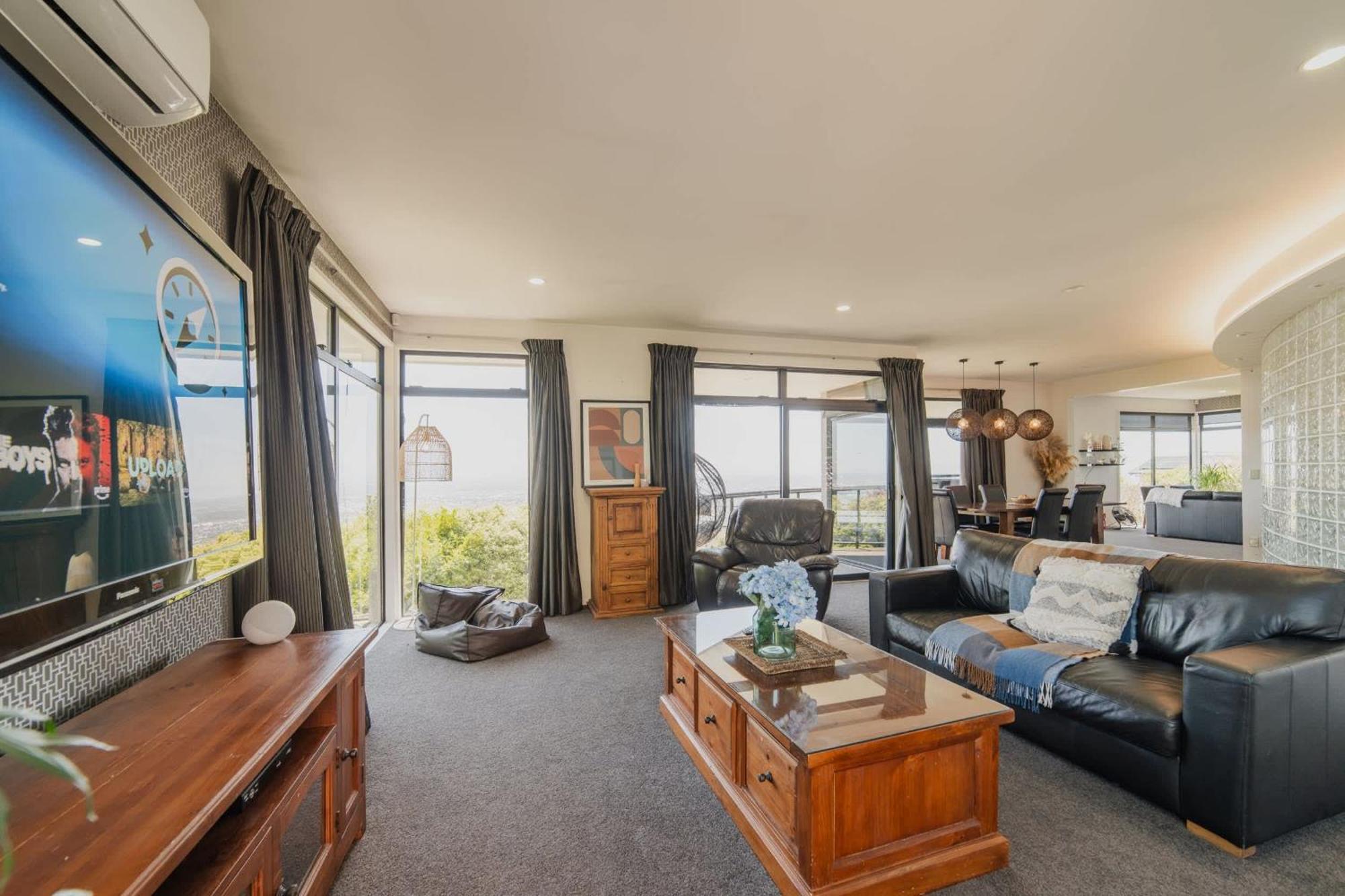 Million Dollar Views - Sleeps 12 Christchurch