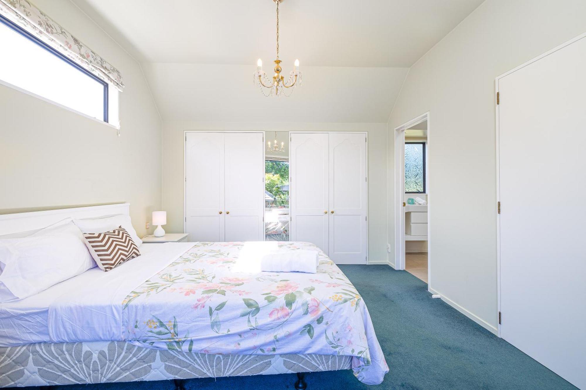 Holiday home Fendalton Rose Garden Retreat