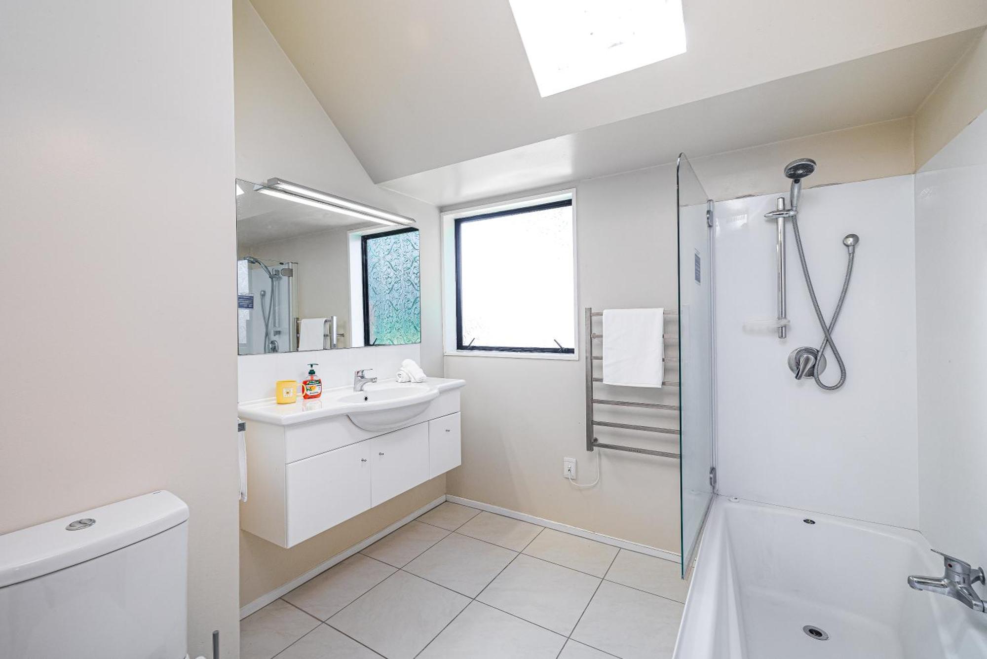 Fendalton Rose Garden Retreat * Christchurch