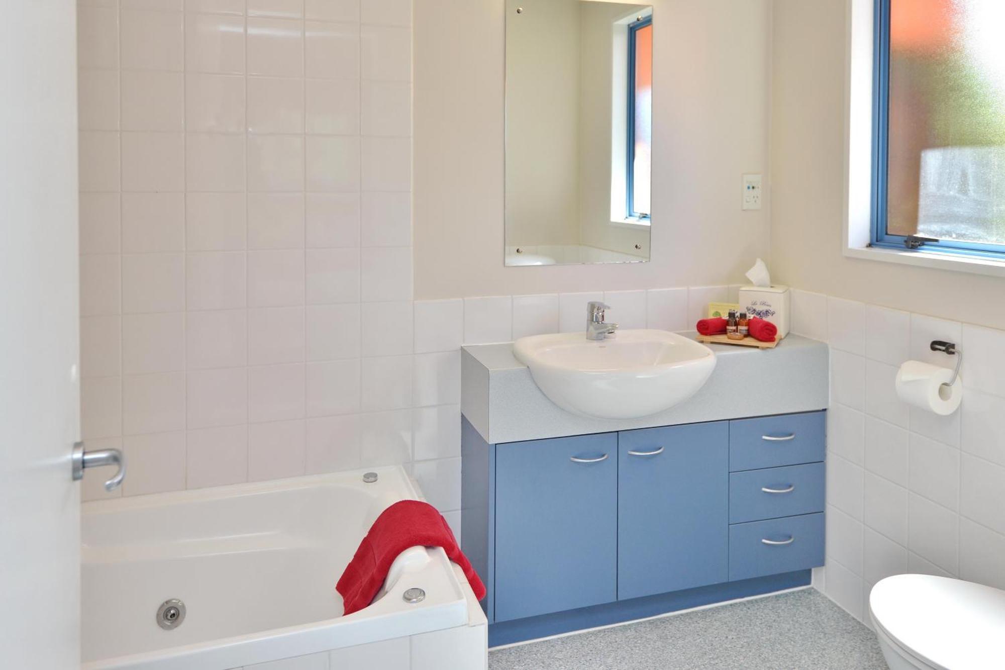 Addington Court 4*