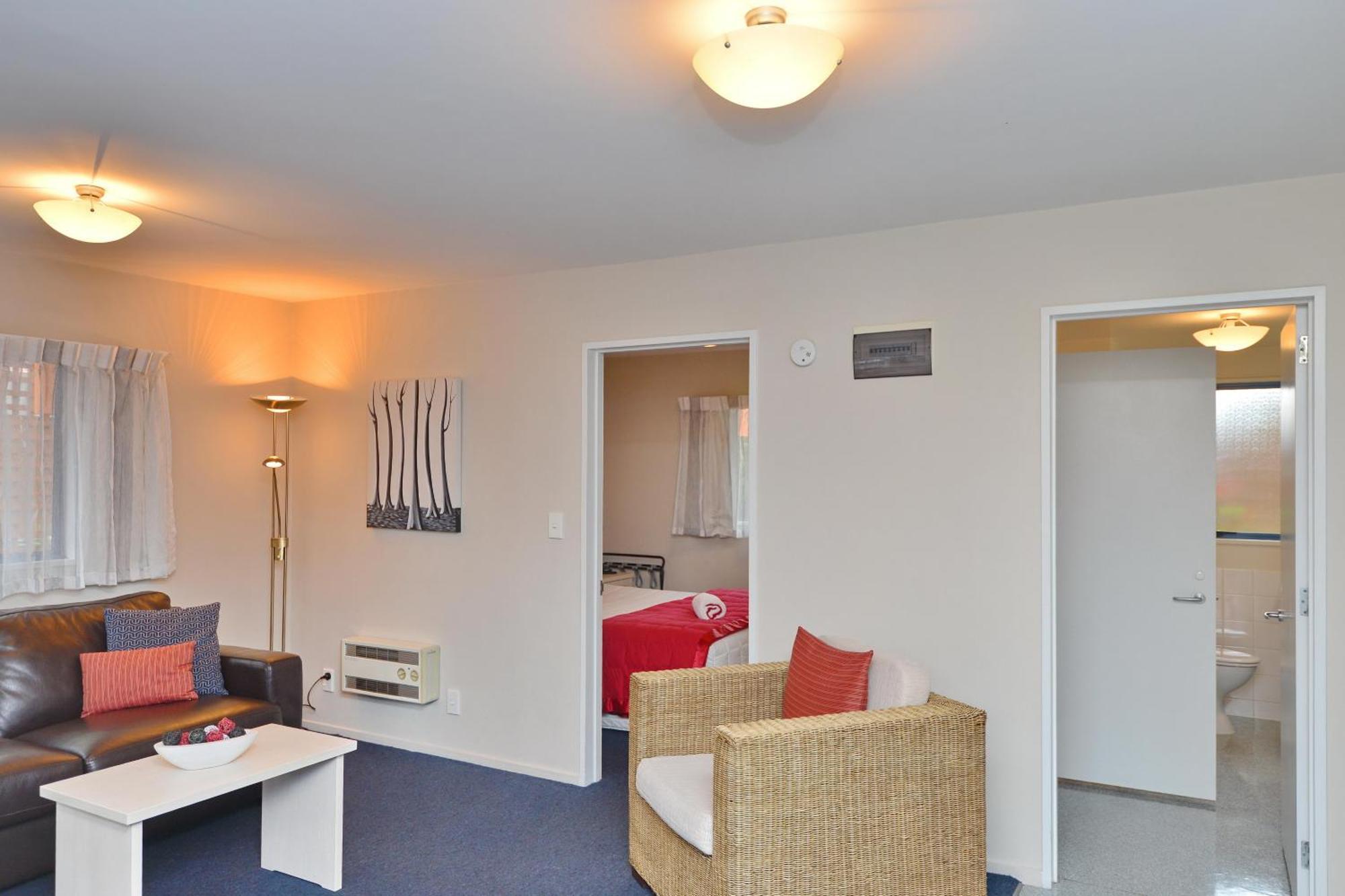 Motel Addington Court
