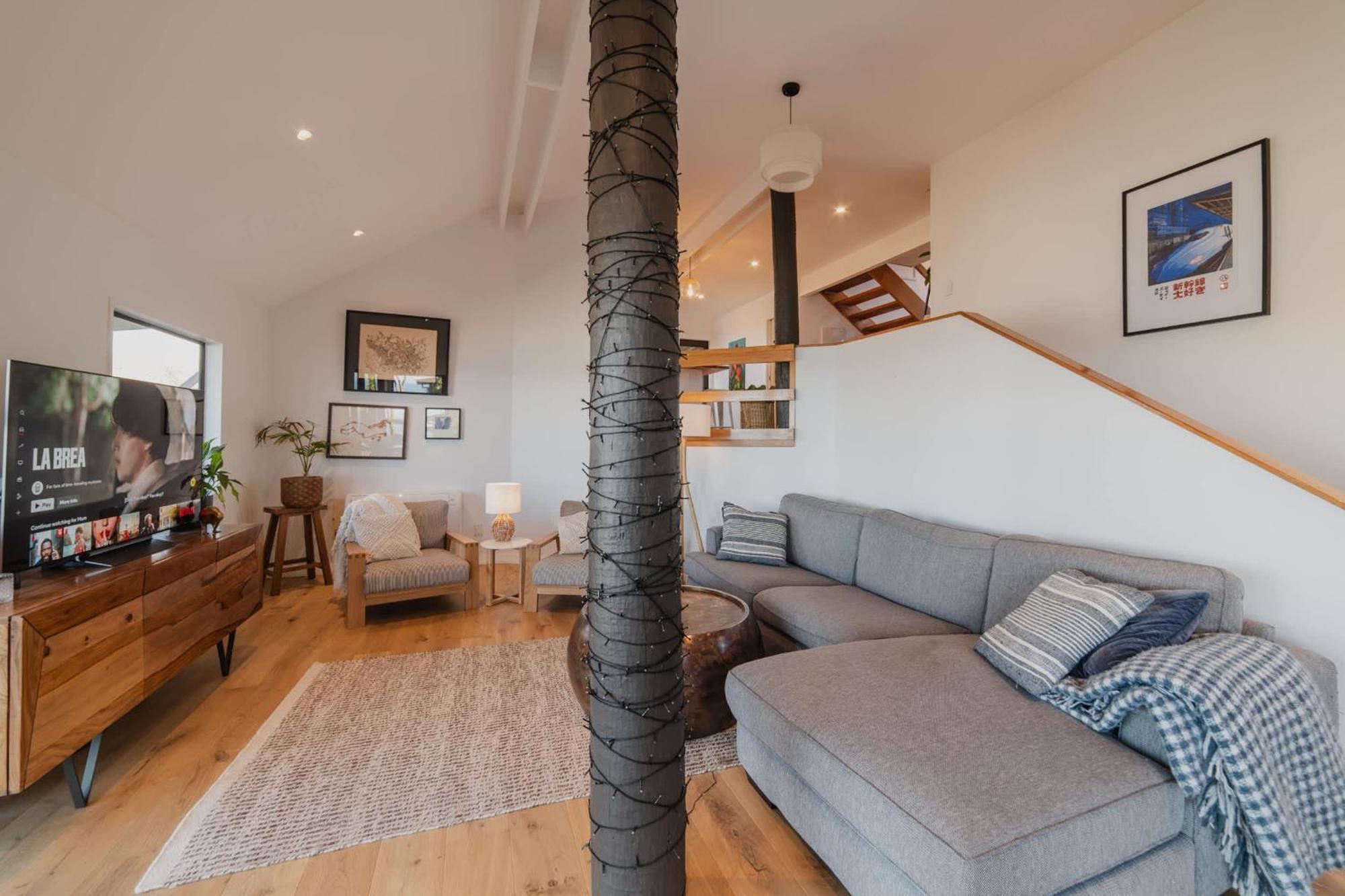 The Ultimate Cecil Wood - Hot Tub Bbq & Views Holiday home Christchurch