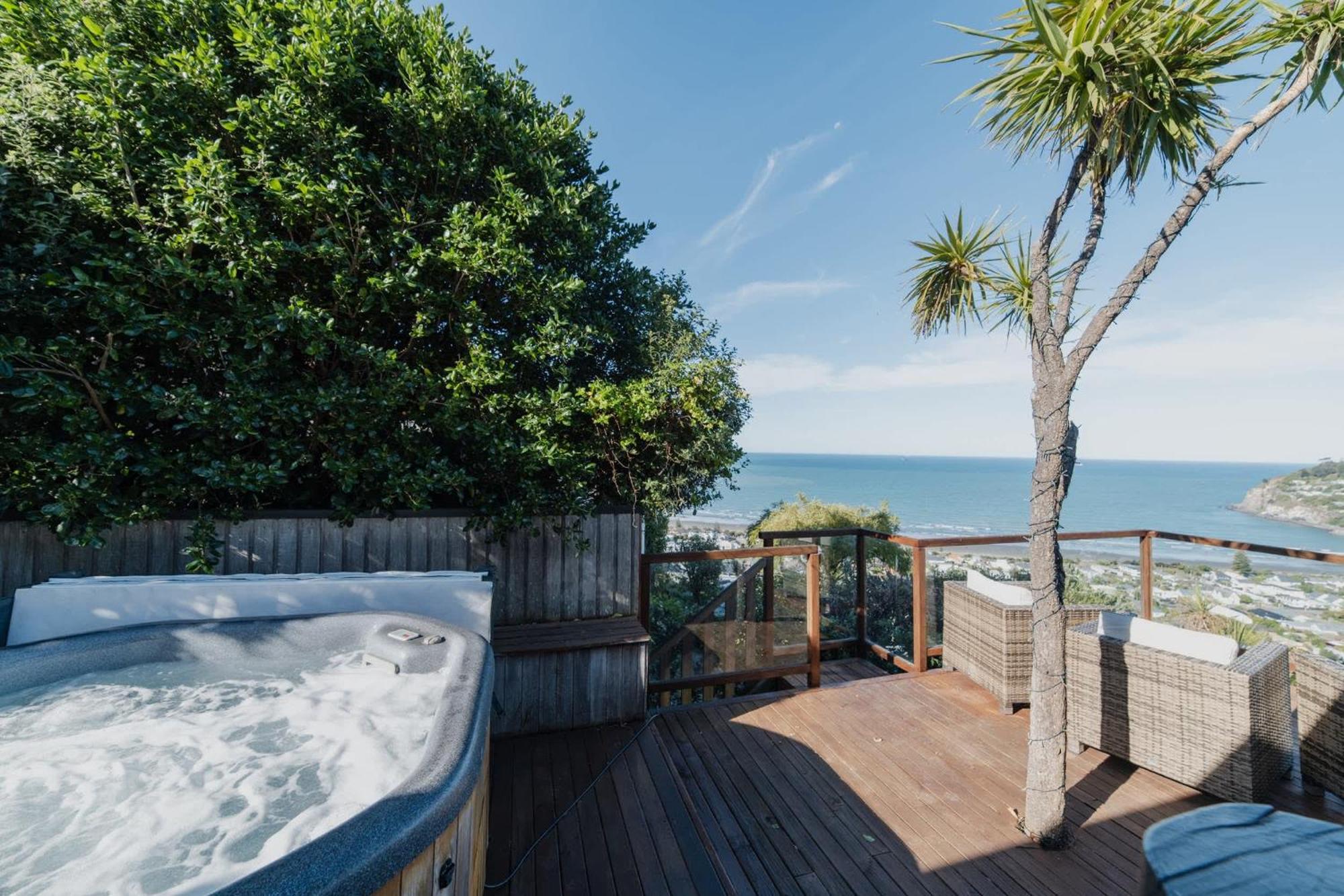 The Ultimate Cecil Wood - Hot Tub Bbq & Views Holiday home *