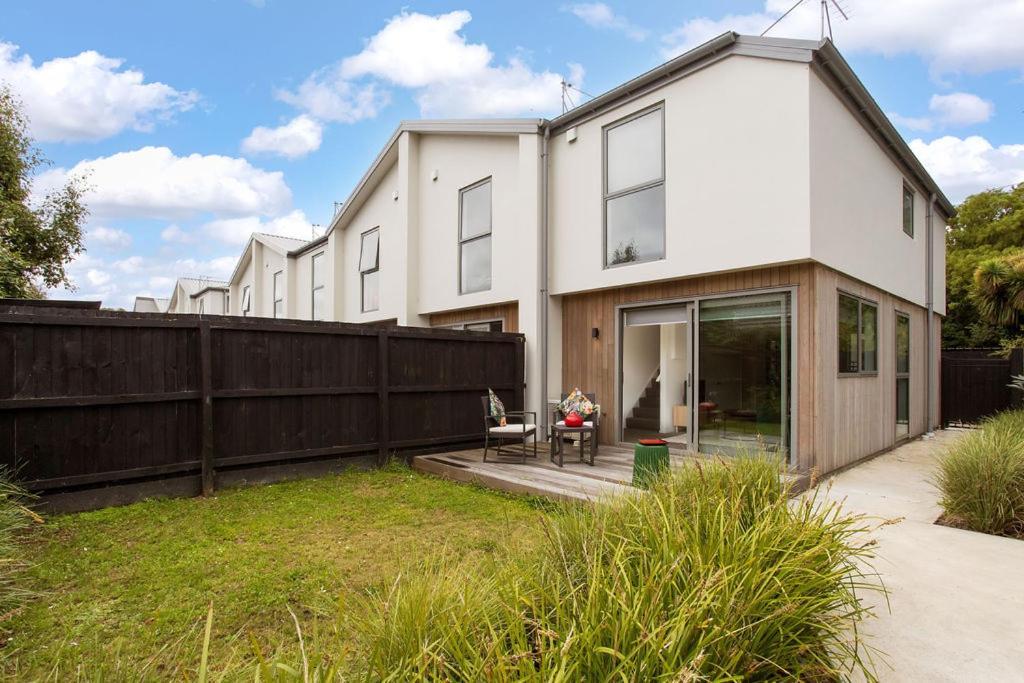 Immaculate Presentation, Carpark Apartment *