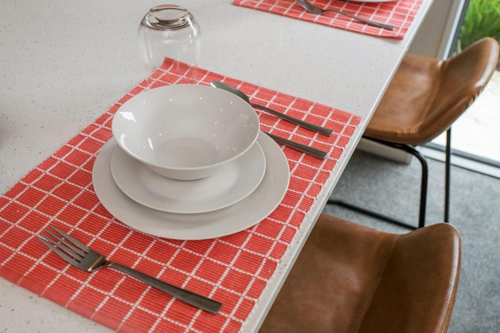 Immaculate Presentation, Carpark Apartment *
