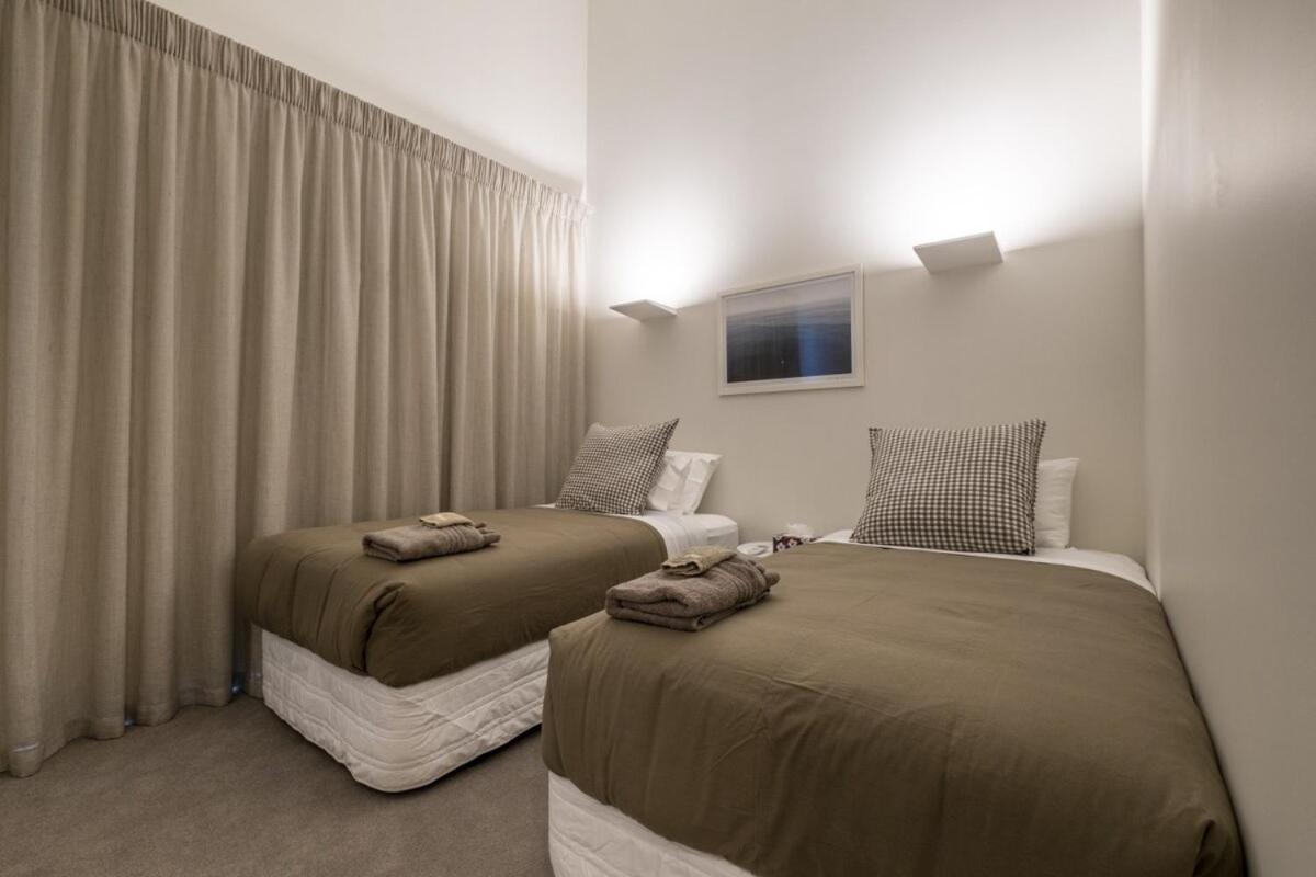Premium 3bed With Gated 2 Car Parks * Christchurch