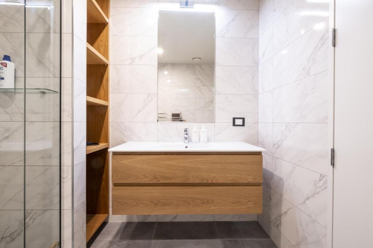 Premium 3bed With Gated 2 Car Parks Apartment *