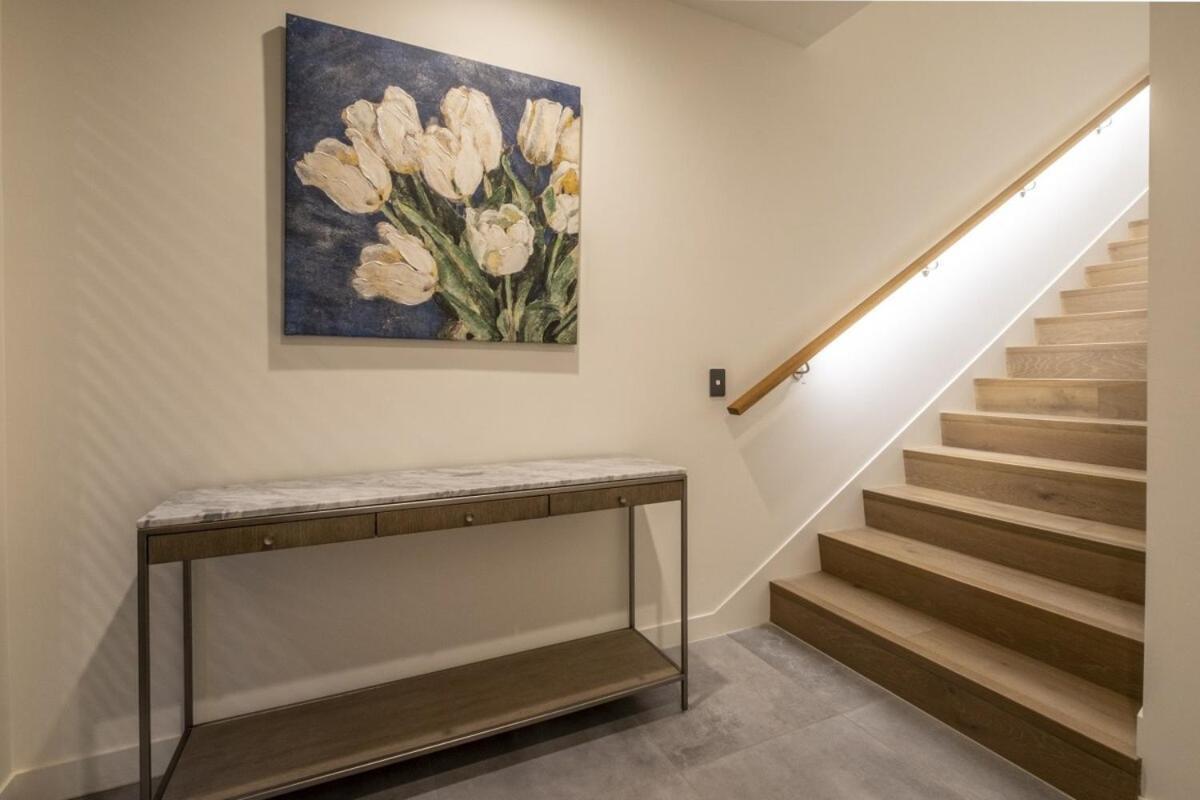 Premium 3bed With Gated 2 Car Parks Christchurch