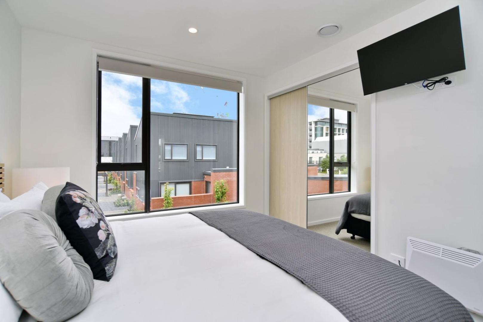 188 On Hereford- * Christchurch