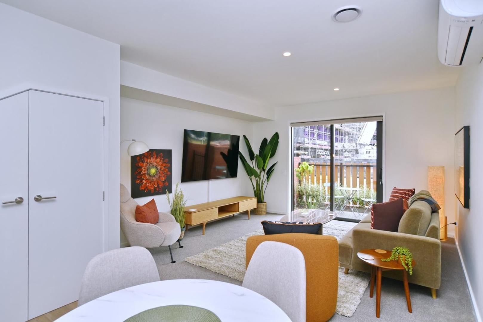 188 On Hereford- Apartment *