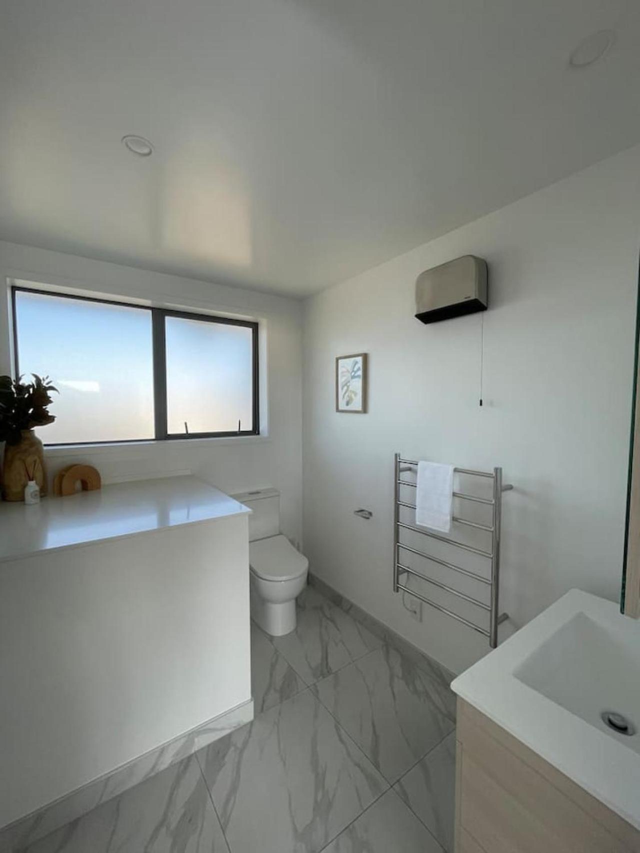 Mohua Lane Retreat *