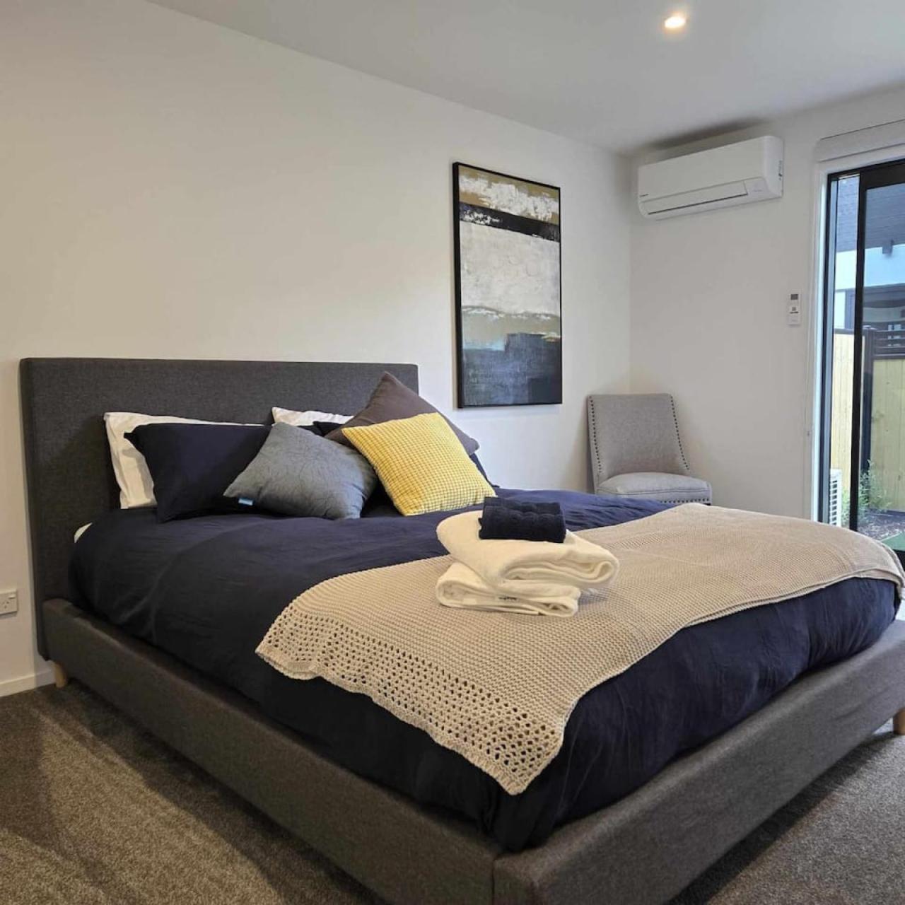 Apartment Bath Street G15