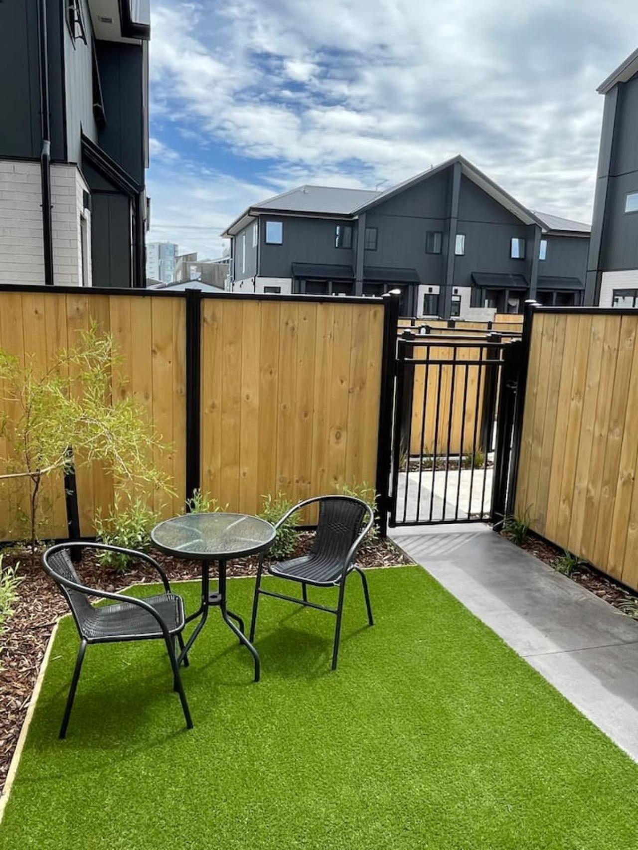Cbd 4 - 2 Bed 2 Bath Christchurch