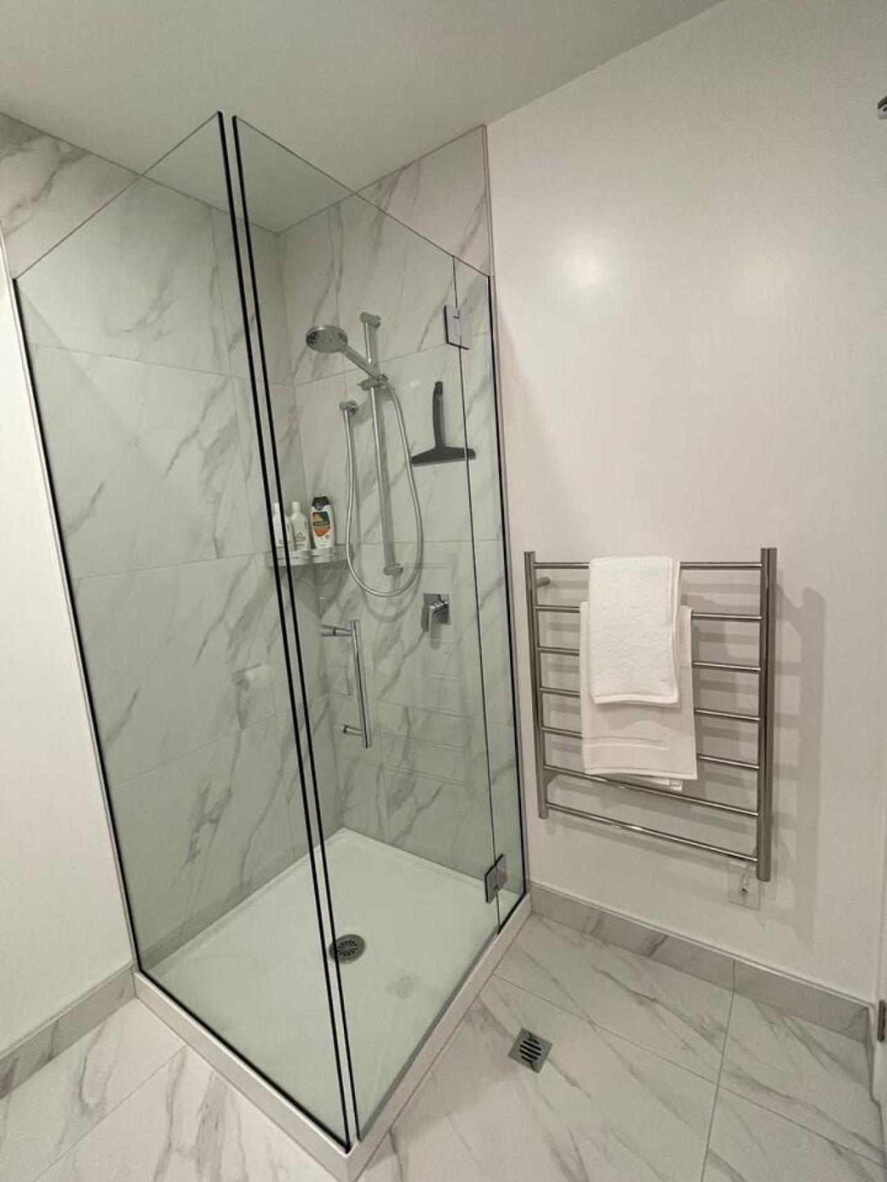 Cbd 5 - 2 Bed 2 Bath *