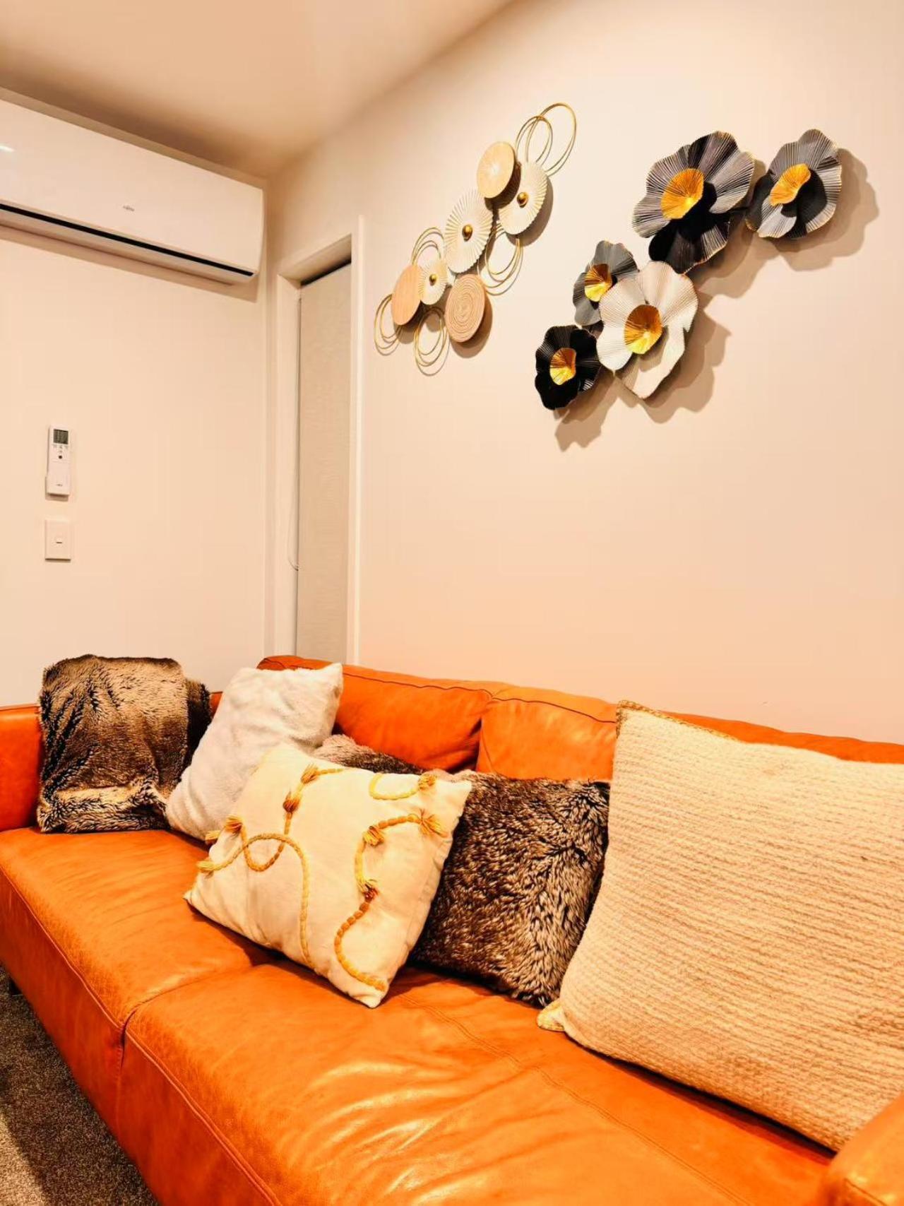 Apartment Elite Escape-luxury Townhouse Center, Chc *