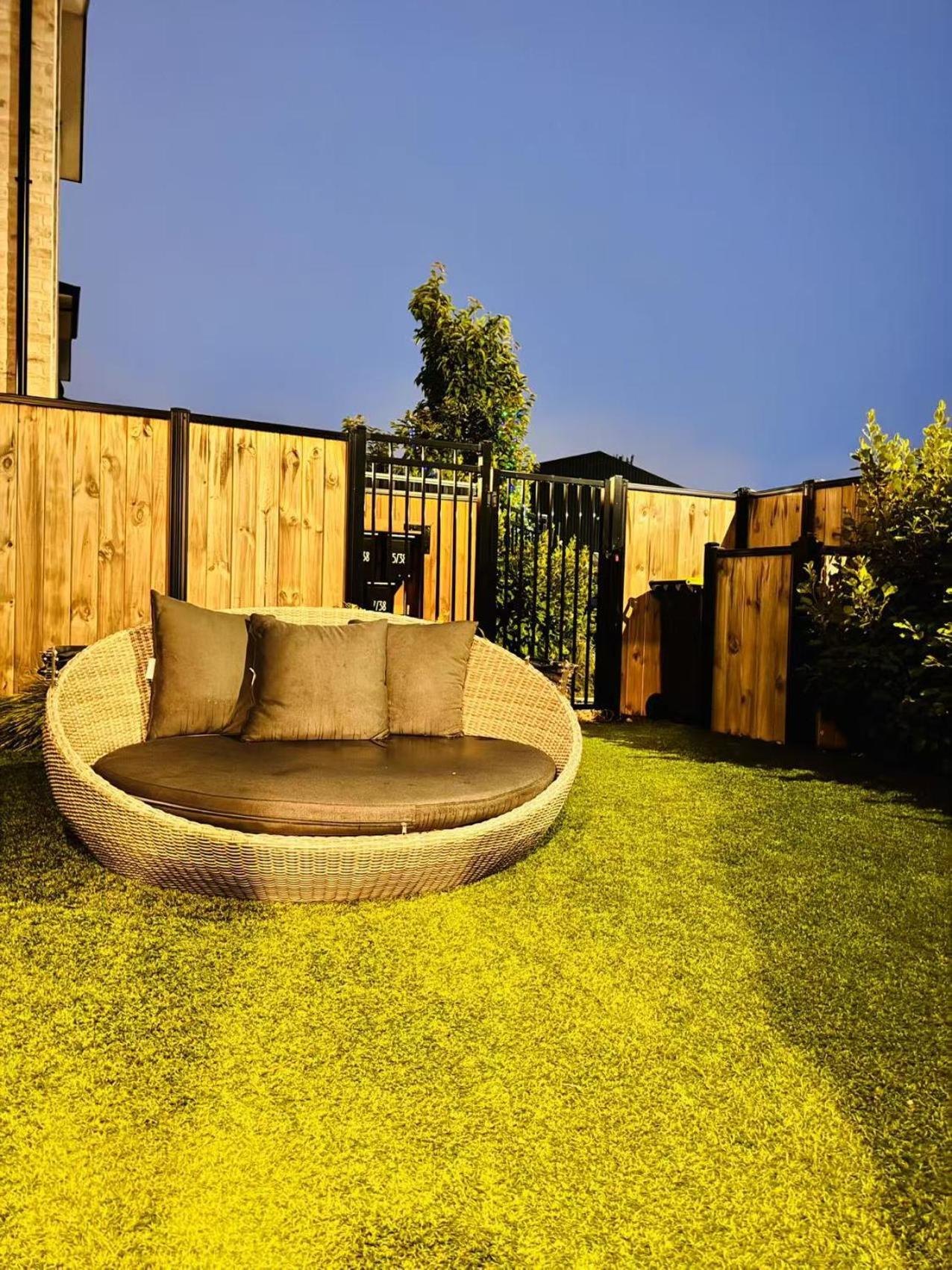 Elite Escape-luxury Townhouse Center, Chc Apartment Christchurch