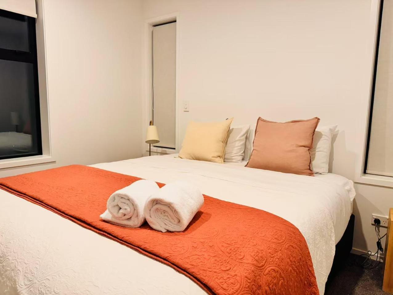 Elite Escape-luxury Townhouse Center, Chc Apartment Christchurch