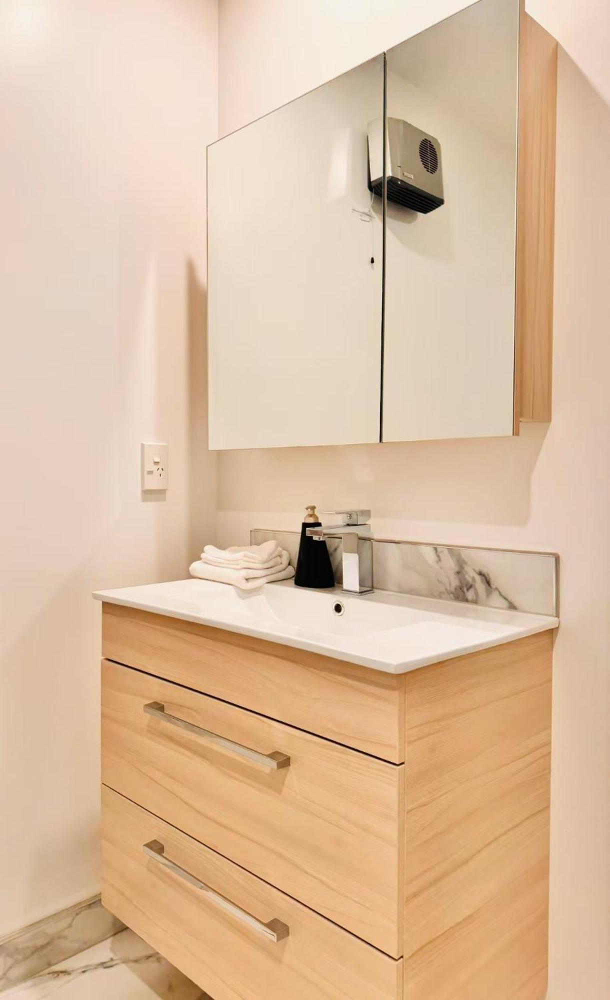 Elite Escape-luxury Townhouse Center, Chc * Christchurch