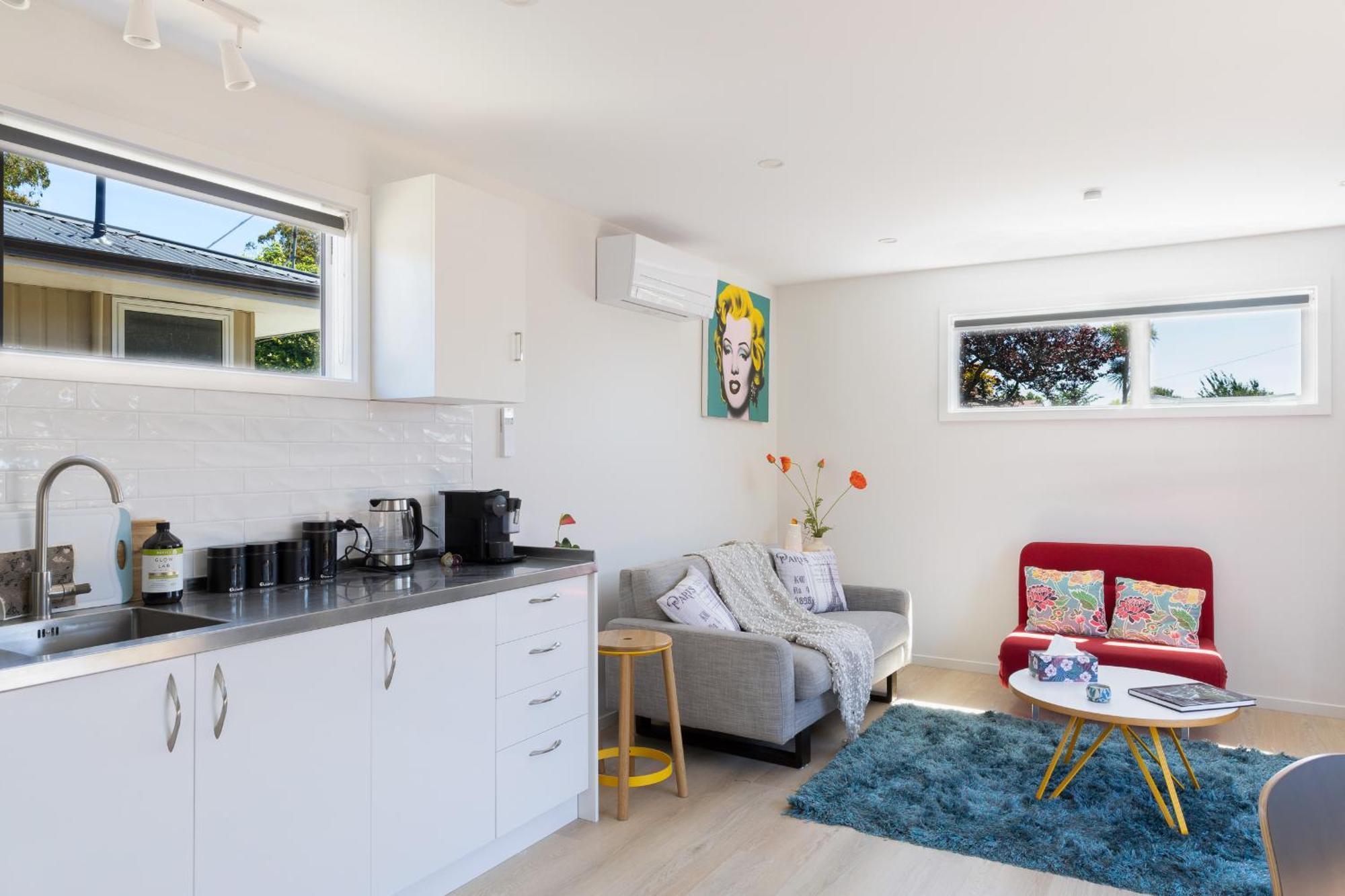 Holiday home Classy Modern Unit Close To Airport, Shops And Bus