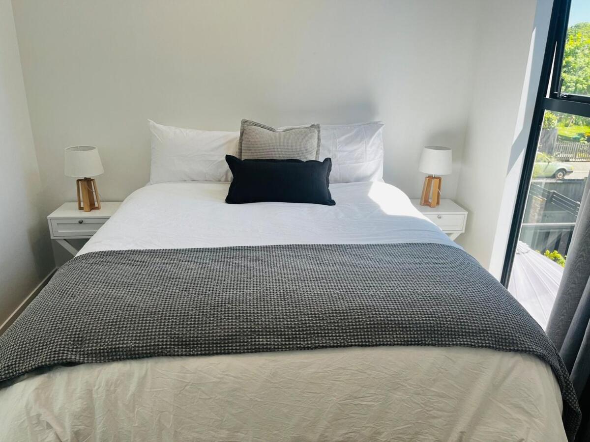 New 2bed2bath Townhouse With Parking By Hagley Park * Christchurch