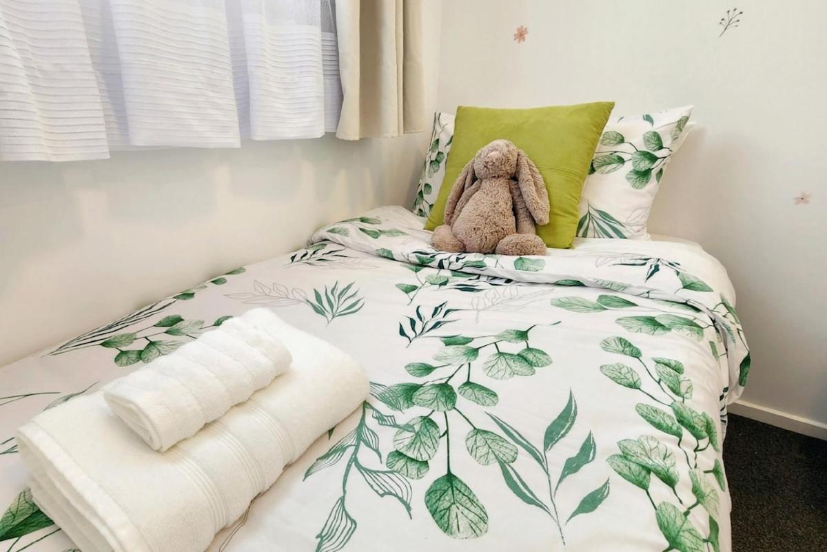 Spacious 5bdr 2ba 2lr Sleepout Family Christchurch