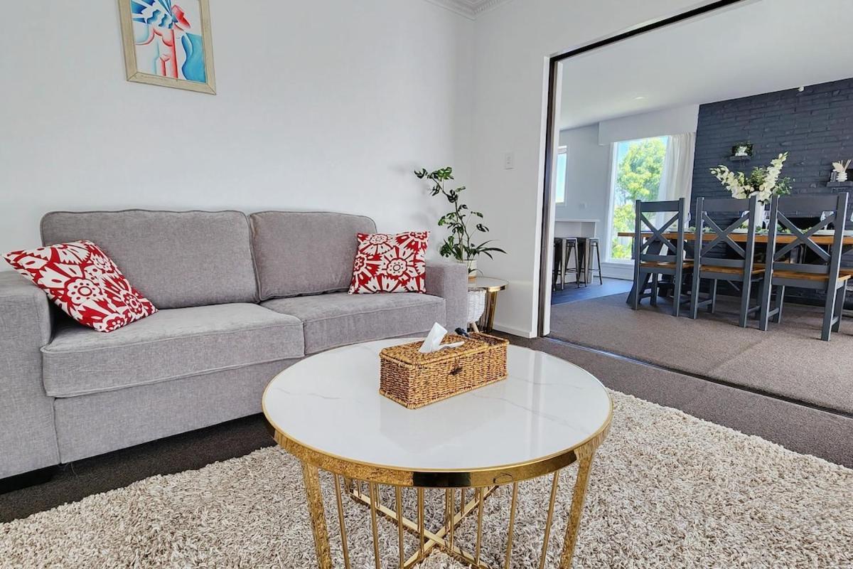 Spacious 5bdr 2ba 2lr Sleepout Family Holiday home