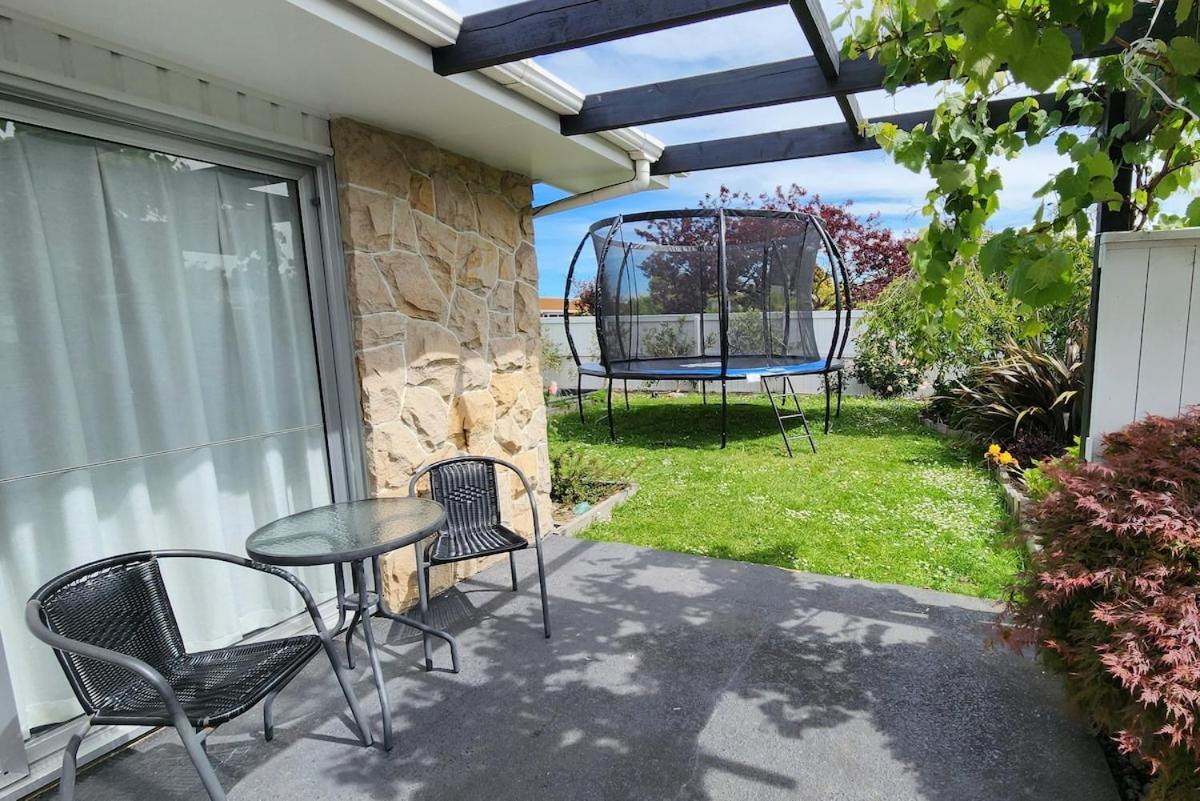 Spacious 5bdr 2ba 2lr Sleepout Family Holiday home Christchurch