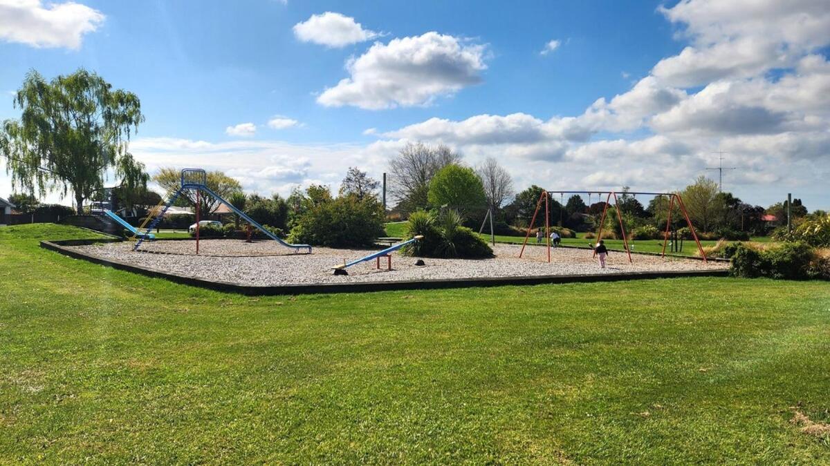 Spacious 5bdr 2ba 2lr Sleepout Family Holiday home