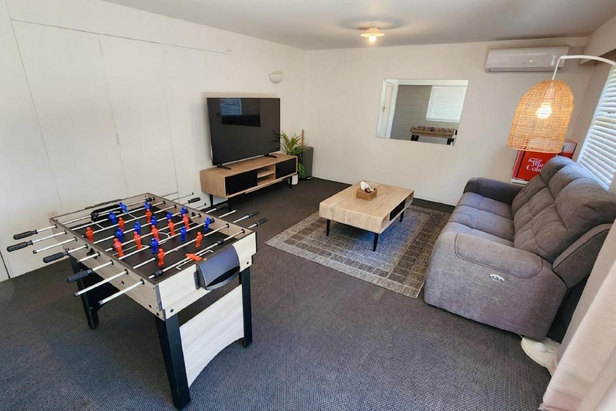 Spacious 5bdr 2ba 2lr Sleepout Family Holiday home Christchurch
