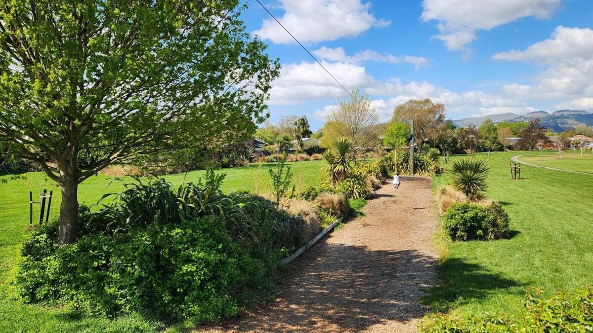 Spacious 5bdr 2ba 2lr Sleepout Family Holiday home