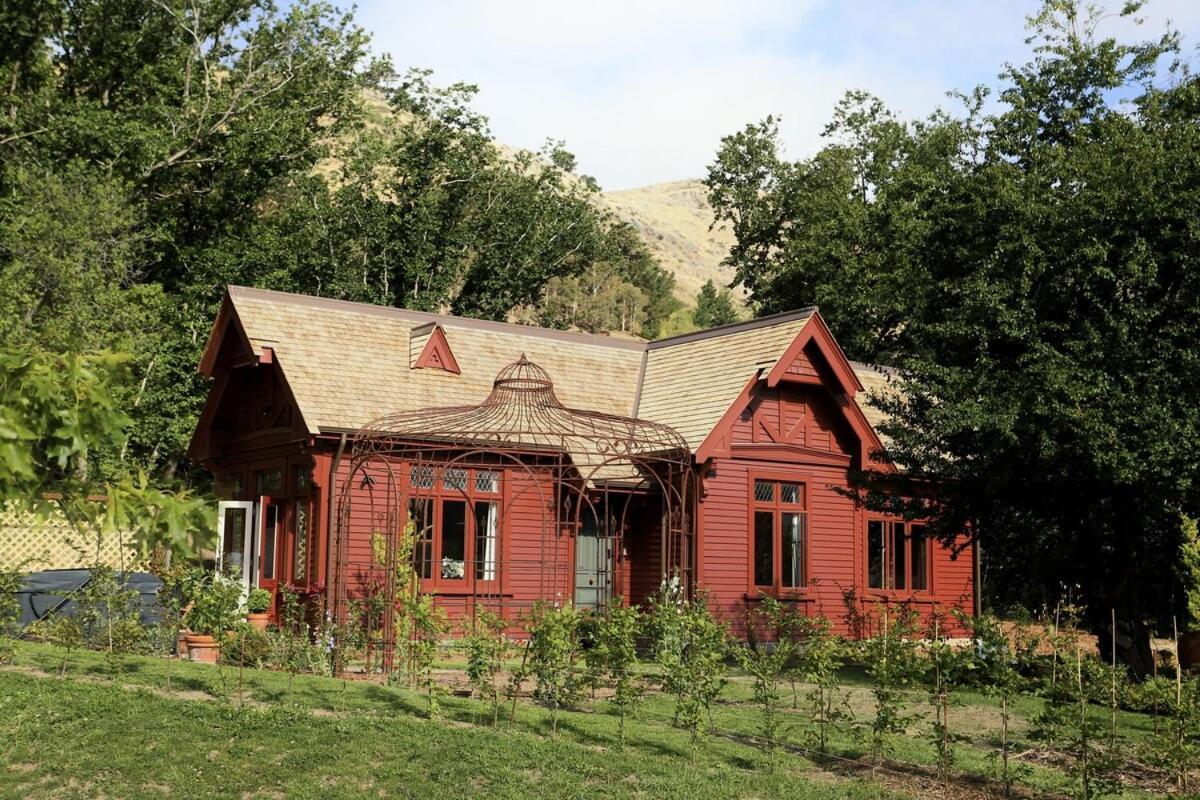 Casterton Cottage, Paradise Garden With & Pool Villa Christchurch