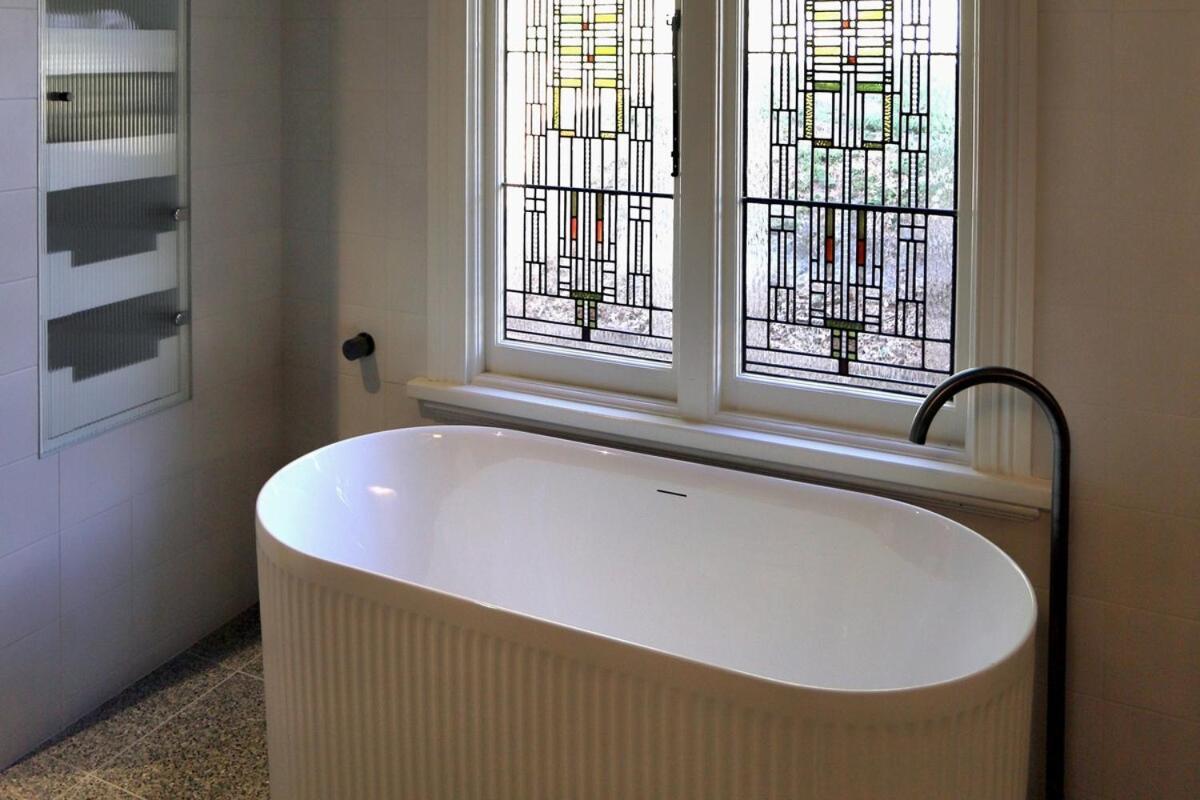 Villa Casterton Cottage, Paradise Garden With & Pool Christchurch
