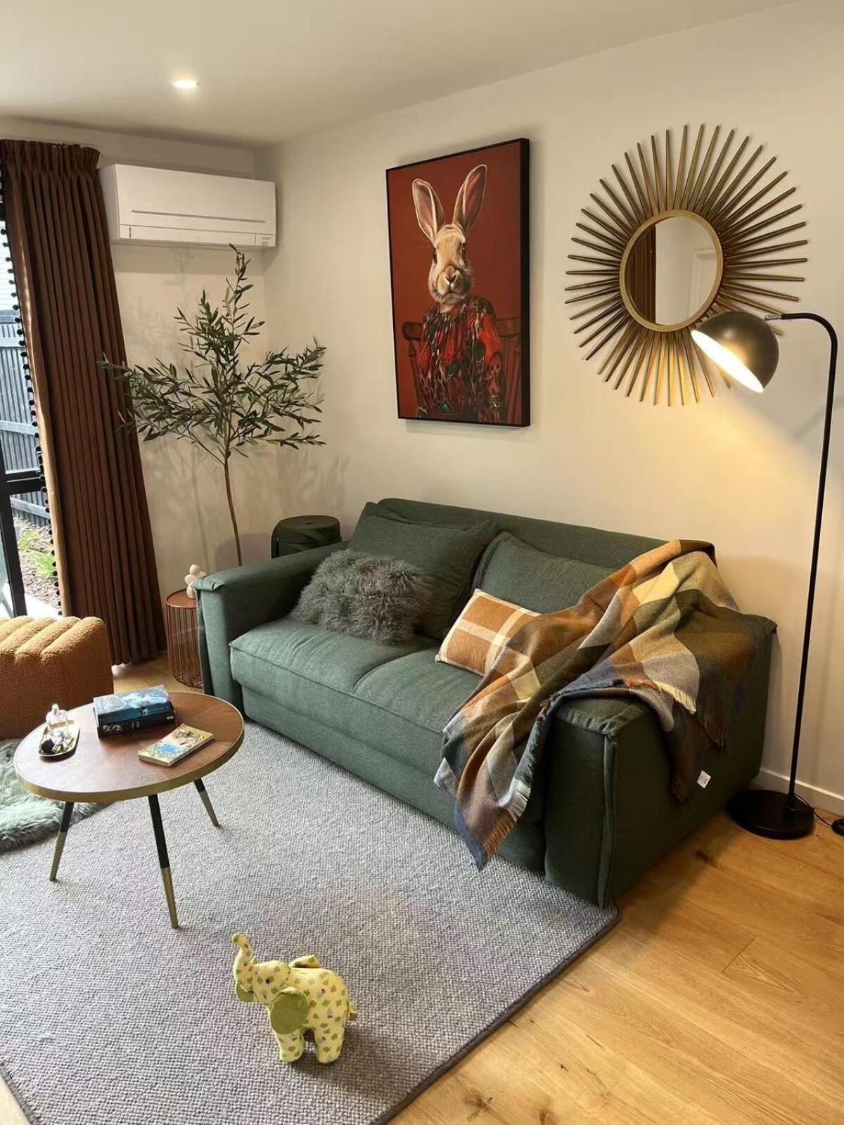 The Gilded Cross - Luxury Cbd 3 Bedrooms Apartment *