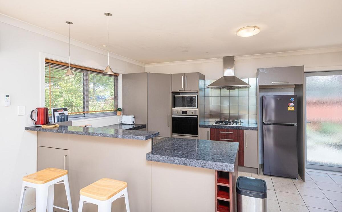 Spacious And Tranquil 4 Bed House Near Uc * Christchurch